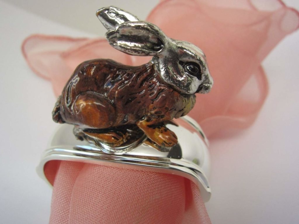 napkin rings with a rabbit on top are perfect for Easter