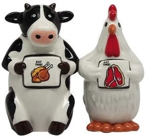 eat chicken and eat beef salt and pepper shakers